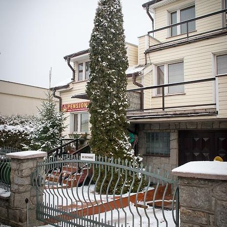 Pensjonat Kawiarni Muzealnej Goluchow Exterior foto