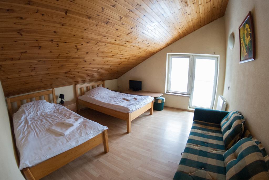 Pensjonat Kawiarni Muzealnej Goluchow Exterior foto