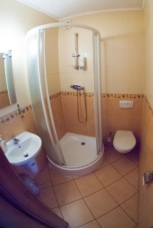 Pensjonat Kawiarni Muzealnej Goluchow Exterior foto