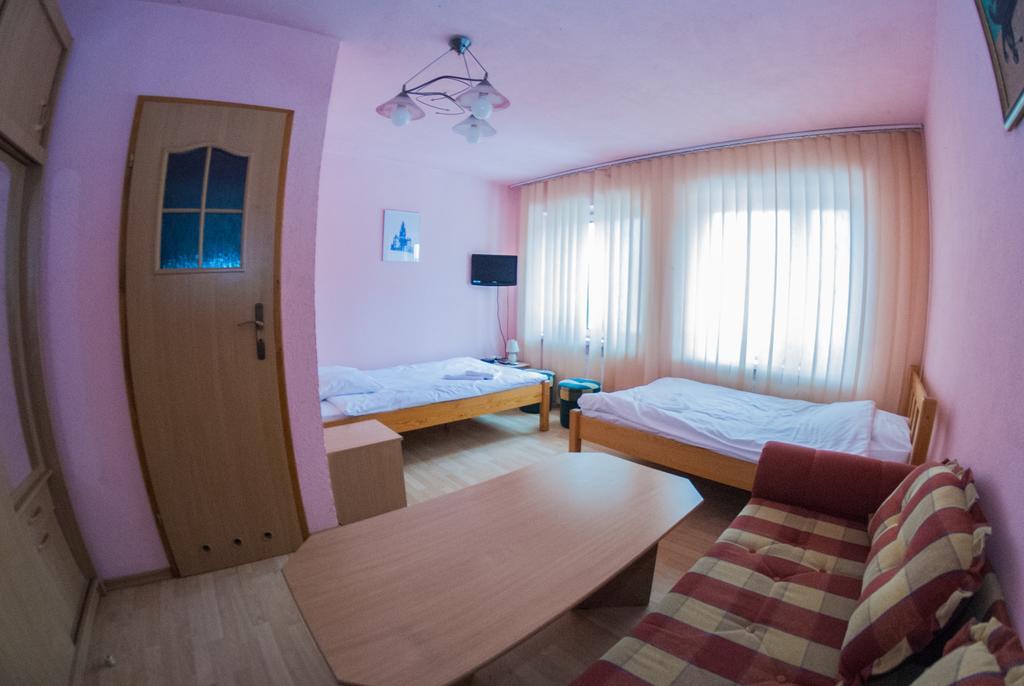 Pensjonat Kawiarni Muzealnej Goluchow Exterior foto